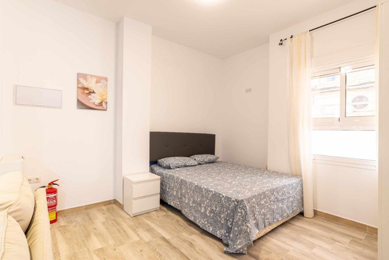 Vialia Suites Cinema Малага Экстерьер фото